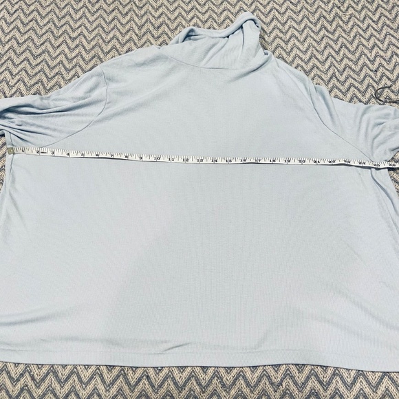 Old Navy Blue Cropped Lightweight Ribbed Turtleneck XXL with Thumb Holes - Picture 6 of 10
